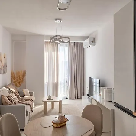 Apartment Quiet 1-bedroom New Building With View