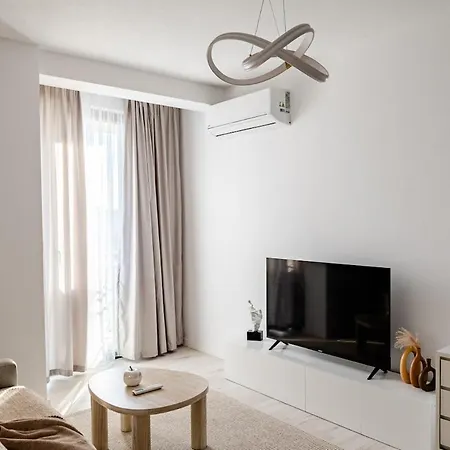Quiet 1-bedroom New Building With View Tirana
